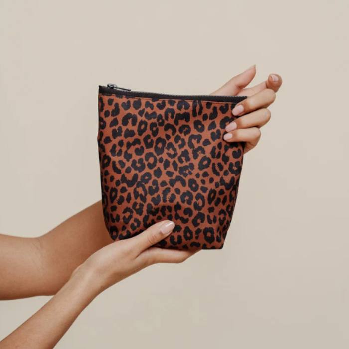Wetbag mit Leo Muster,  braun