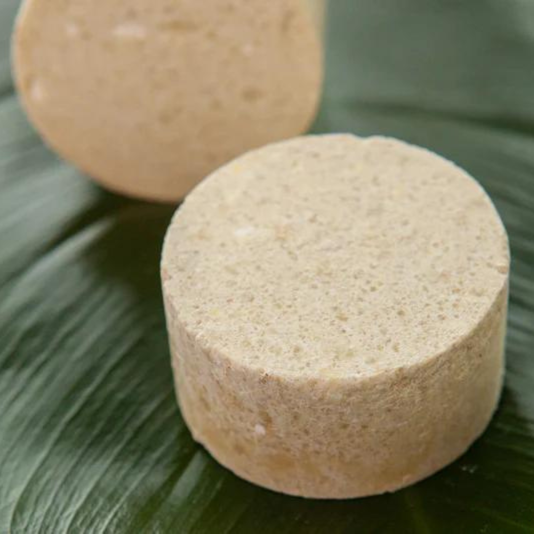 OMAKA festes Shampoo zur Reinigung von Afro Haaren und trockenen Locken mit Bio-Brokkolisamenöl  der